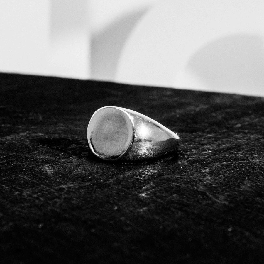 Inel din argint simplu Signet Essential -  Atelier Bijuterii Nimba 