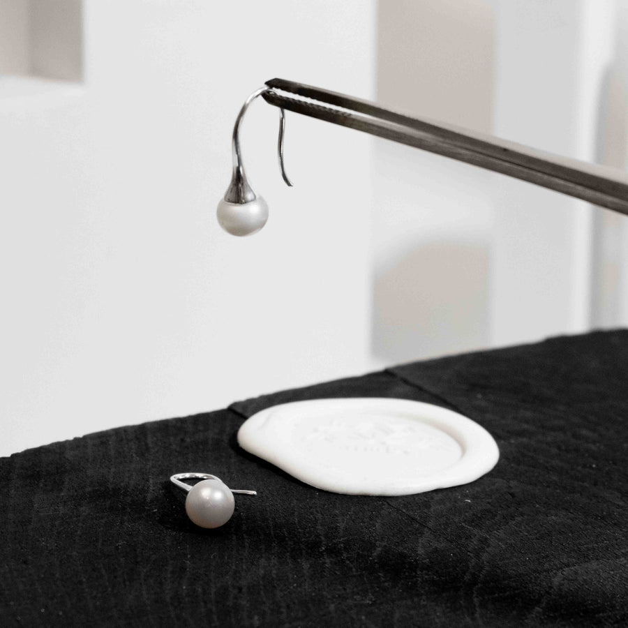 Cercei din argint cu perla Gemma -  Atelier Bijuterii Nimba 